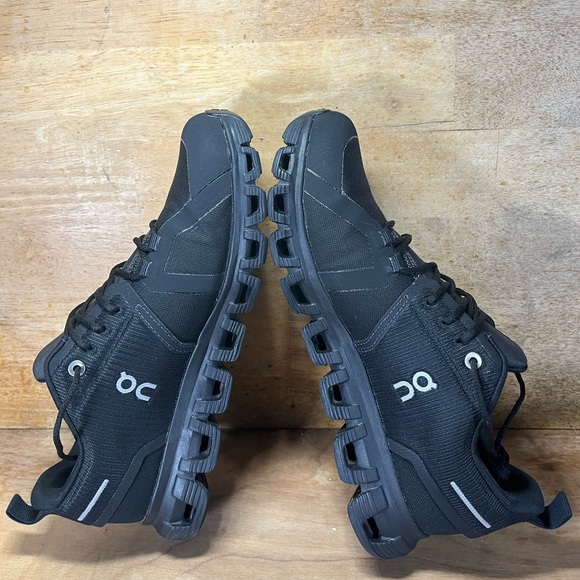 On Cloud 6 WATERPROOF REFLECTIVE Womens Size 8.5 Running Shoes Sneakers Black - Picture 6 of 12